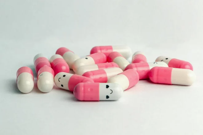 Titelbild Beitrag "Pillen absetzen? Keine Panik!"